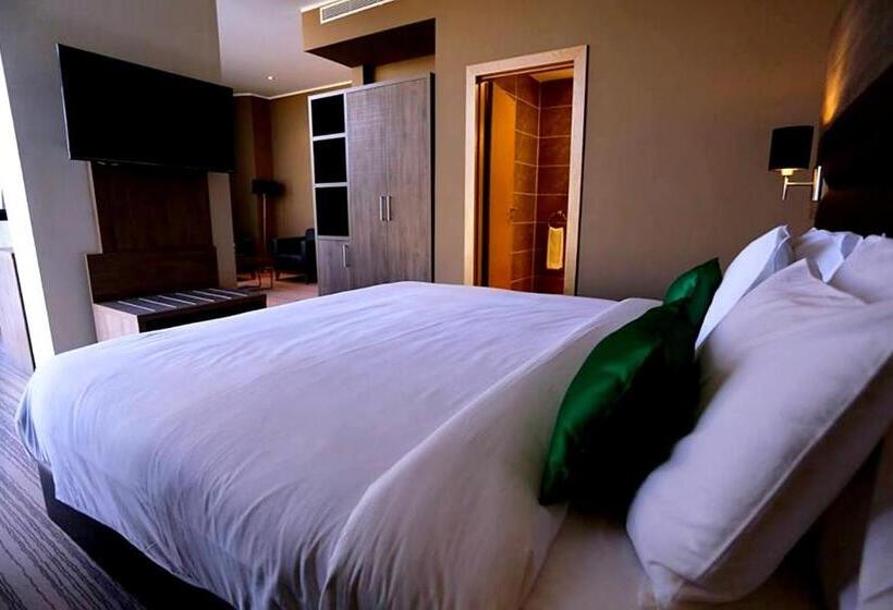 اتاق استاندارد چهار تخته, Le Zenith Hotel Oran