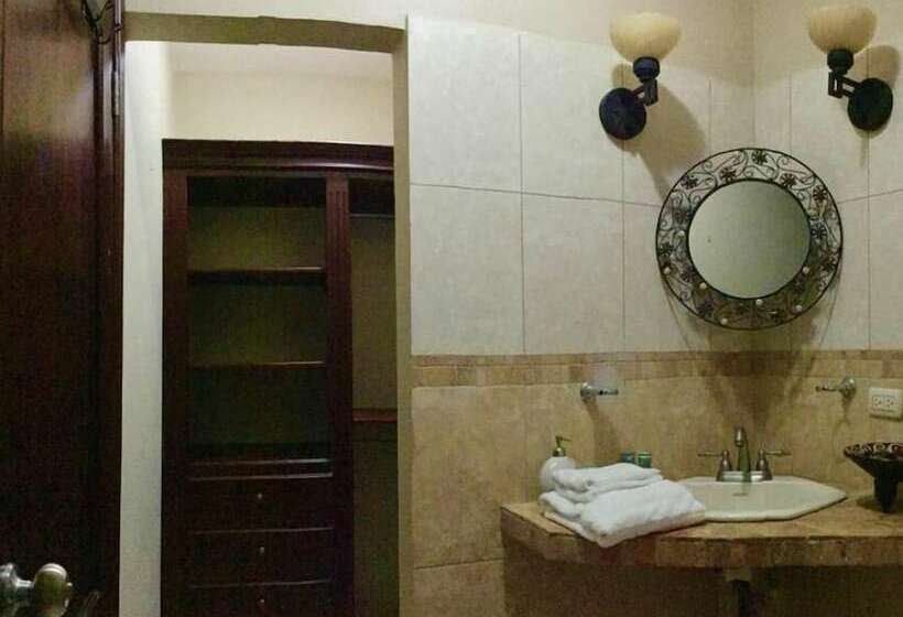 اتاق استاندارد سه نفره, Refugio De La Montaña B&b