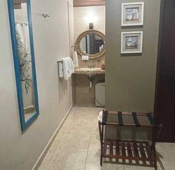 اتاق استاندارد با چشمانداز استخر, Refugio De La Montaña B&b