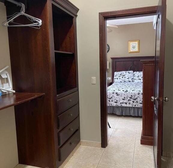 اتاق استاندارد با چشمانداز استخر, Refugio De La Montaña B&b