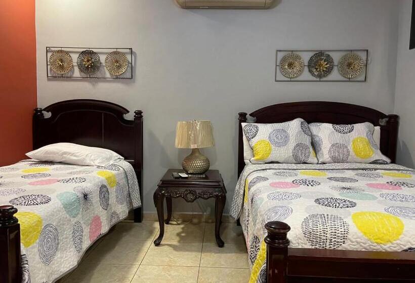 اتاق استاندارد سه نفره, Refugio De La Montaña B&b