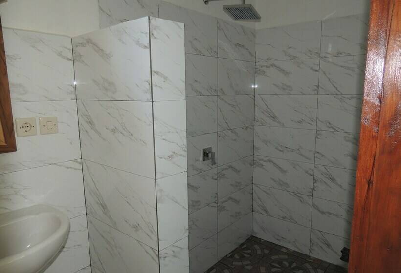 スタンダードルーム, World Bnb