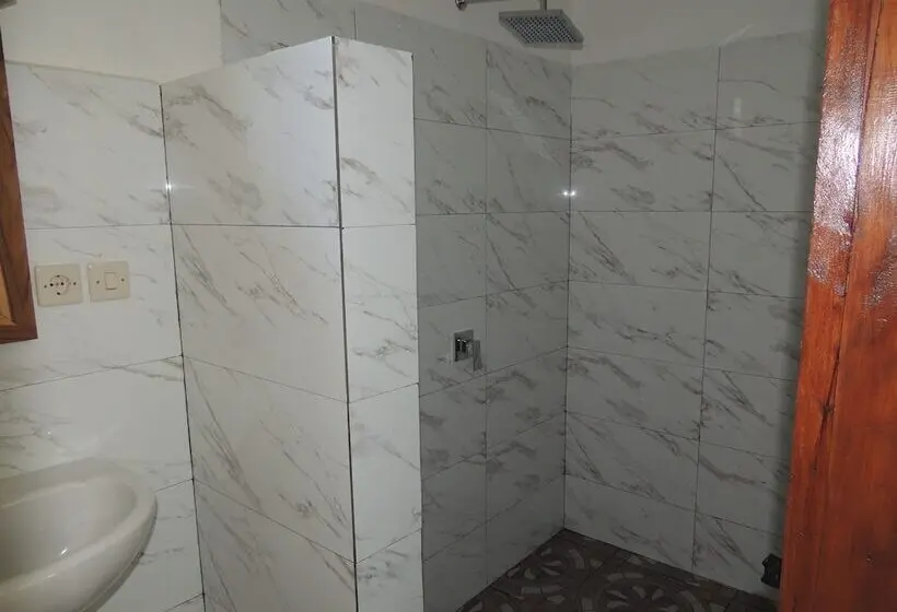 اتاق استاندارد سه نفره, World Bnb