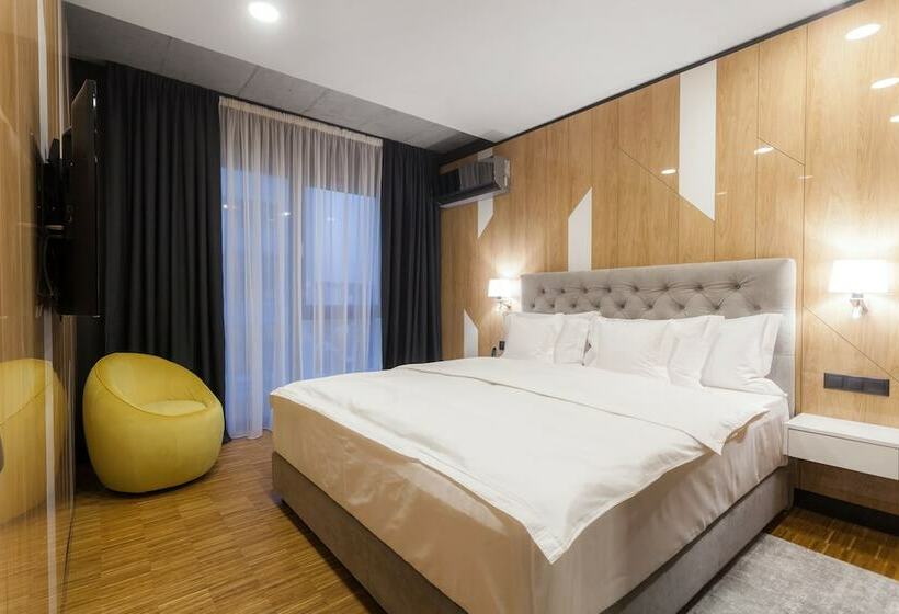 スイート（家族用）, Platinia