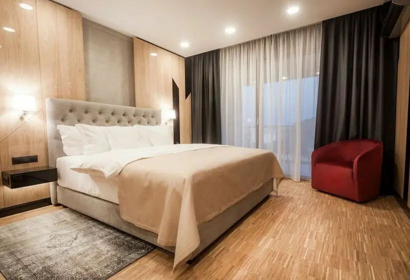 Executive-sviitti, Platinia