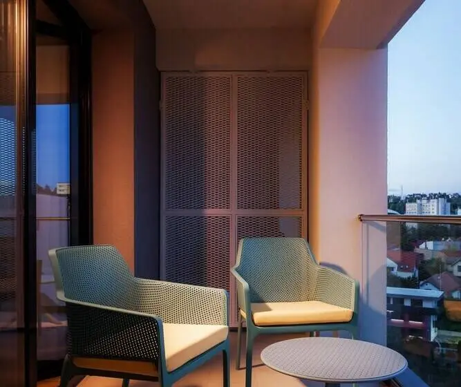 Executive-sviitti, Platinia