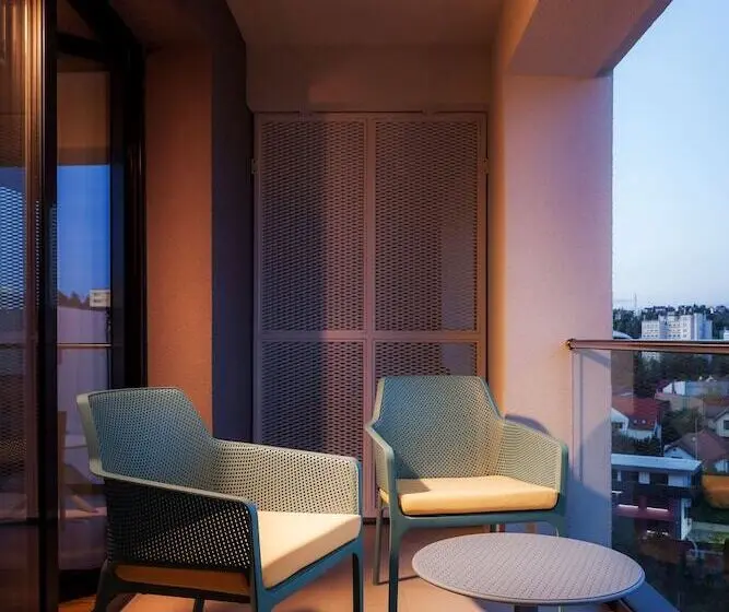 Executive-sviitti, Platinia