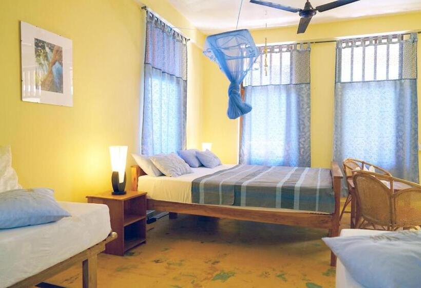 اتاق استاندارد چهار تخته با چشم‌انداز دریا, Villa Lucky Star