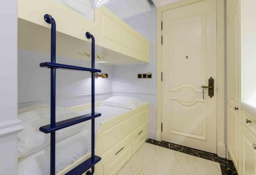 اتاق اجرایی با چشمانداز دریا, Lan Rung Beach Resort