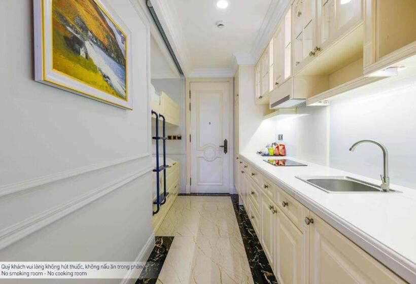 اتاق اجرایی با چشمانداز دریا, Lan Rung Beach Resort