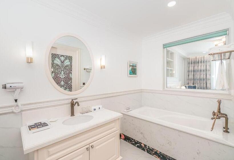 سوئیت اجرایی با چشمانداز دریا, Lan Rung Beach Resort