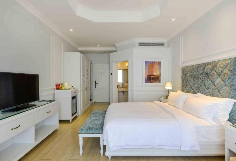 اتاق اجرایی, Lan Rung Beach Resort