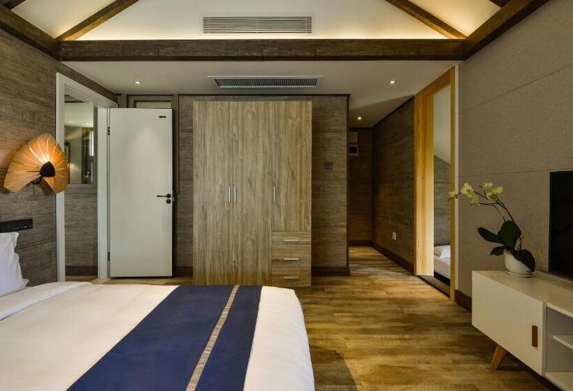 اتاق استاندارد سه نفره, Lan Rung Beach Resort