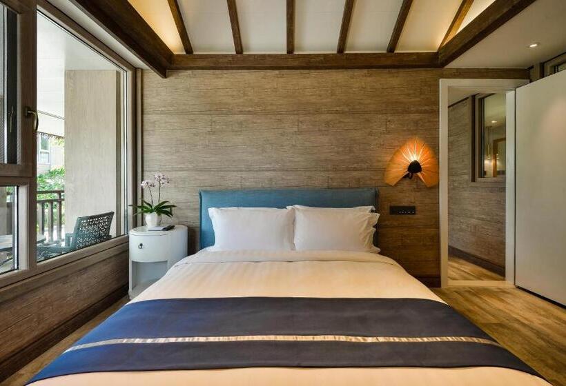 اتاق استاندارد سه نفره, Lan Rung Beach Resort