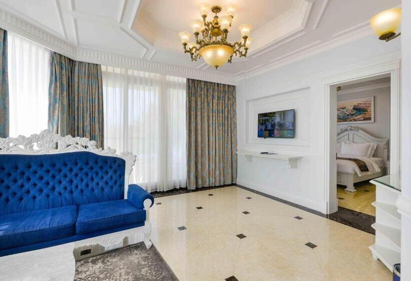 سوییت جونیور, Lan Rung Beach Resort