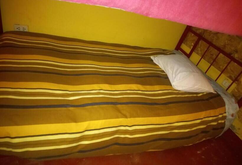 מיטה בחדר משותף, Monkeywasi Climbing Hostel