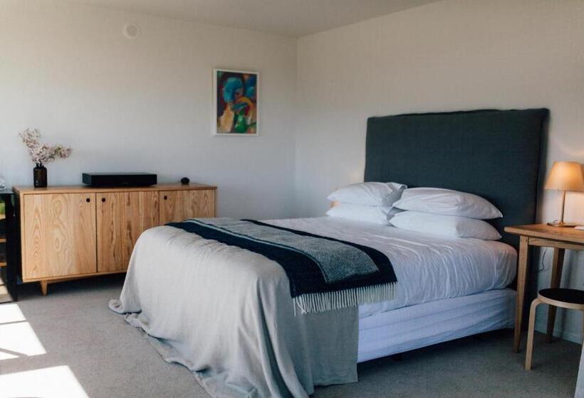 豪华工作室, Black Estate B & B