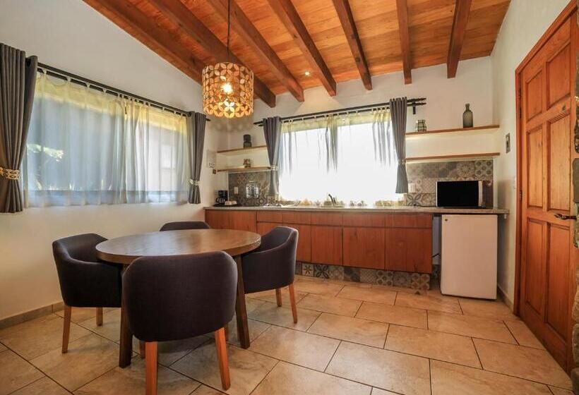 سوئیت راحتی, Amate Del Rio