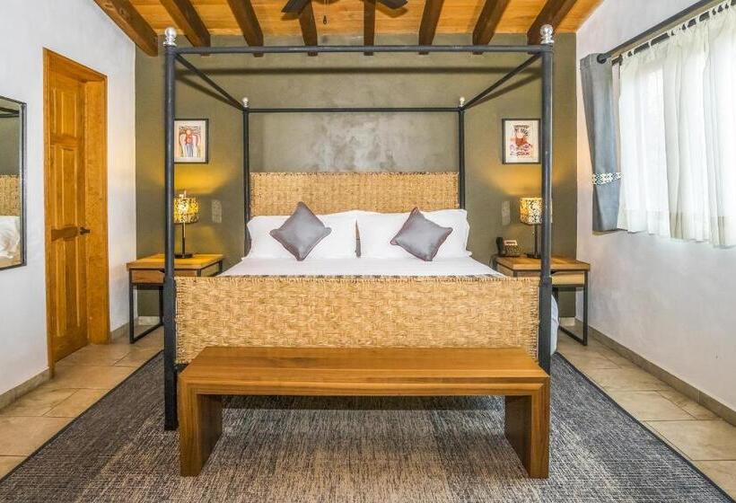 סוויטת ג'וניור, Amate Del Rio