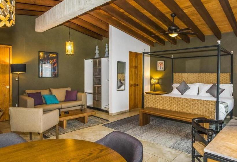 סוויטת ג'וניור, Amate Del Rio