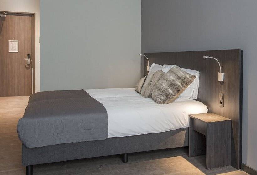 Quarto deluxe, Bladel