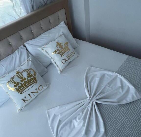 اتاق لوکس با بالکن, Villa Hena