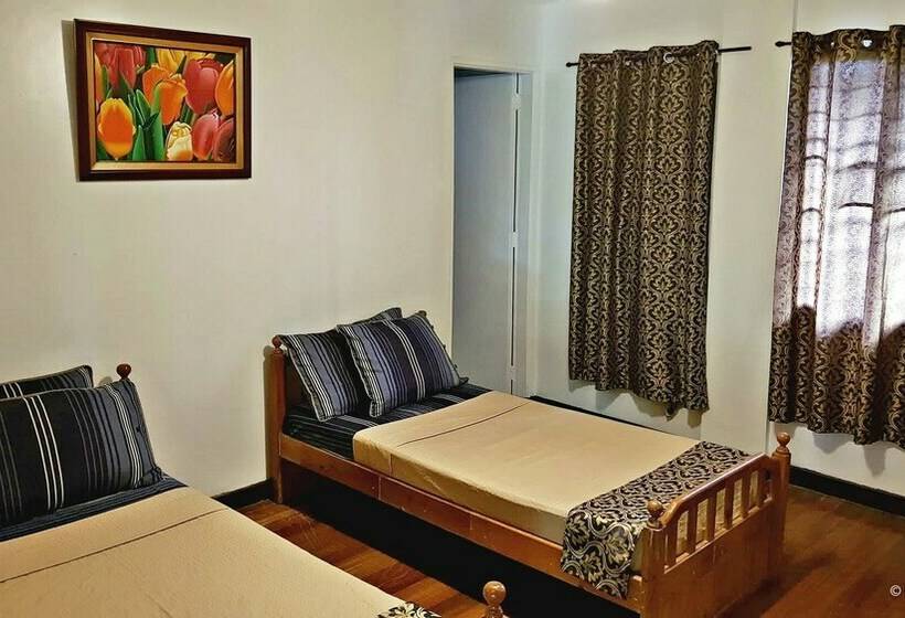 חדר משפחתי, Royal Thee Bed & Breakfast