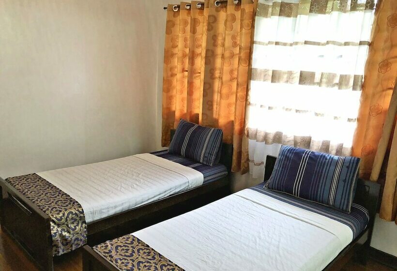 חדר משפחתי, Royal Thee Bed & Breakfast