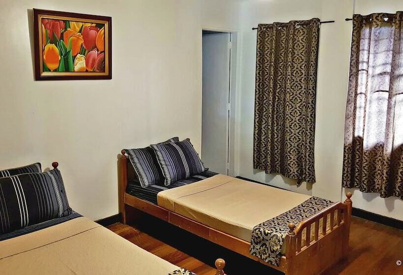 חדר משפחתי, Royal Thee Bed & Breakfast