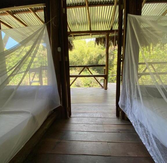 标准房带园景, Río Elemento