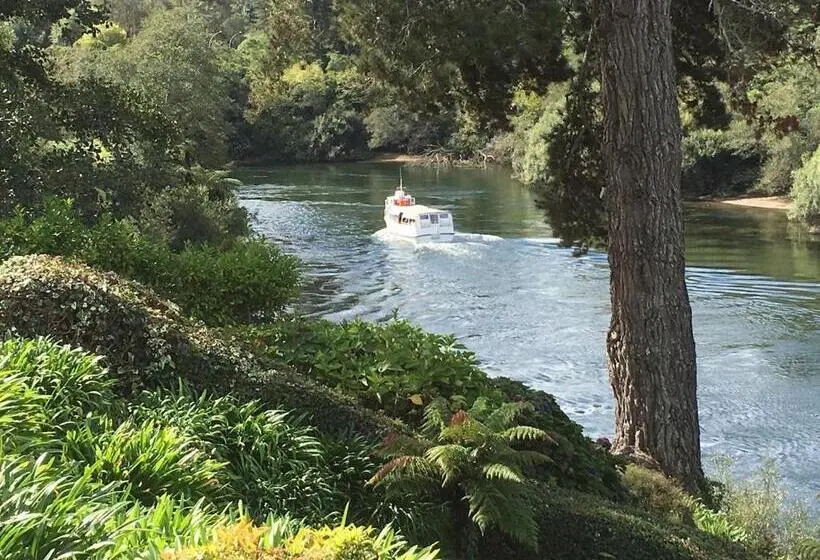 خانه 1 خوابه, On The River