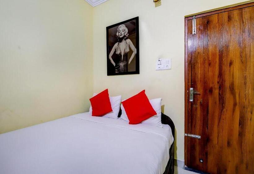 Quarto Triplo Clássico, Flagship 29293 Athithi Comforts