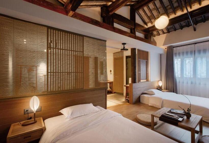 חדר משפחתי, Uin Oriental