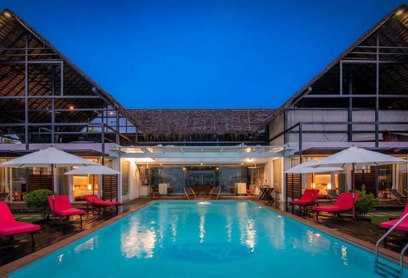 ویلای 3 خوابه, Stayvista At The Rain River Villa With Infinity Pool