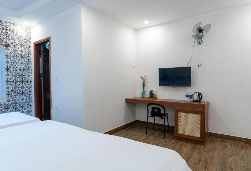 اتاق لوکس سه تخته, Lynk Stay Hoian