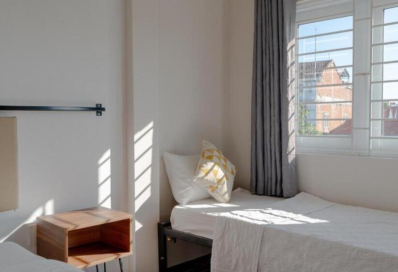 اتاق لوکس با بالکن, Lynk Stay Hoian