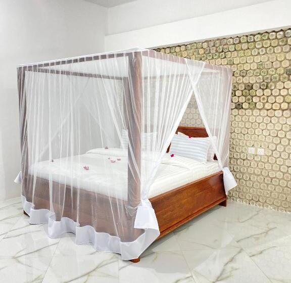 اتاق استاندارد با تراس, Habibis Bottle House