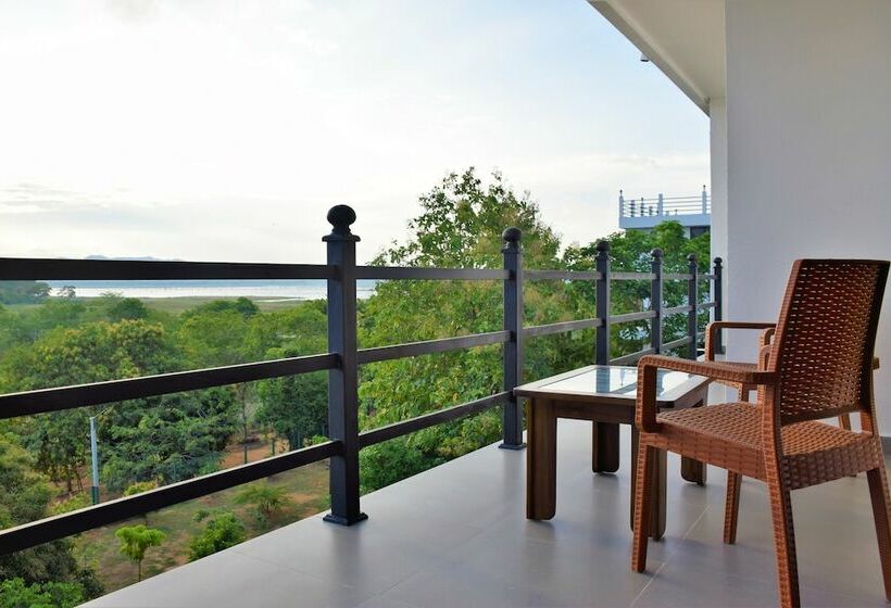 Номер Superior, Centauria Wild