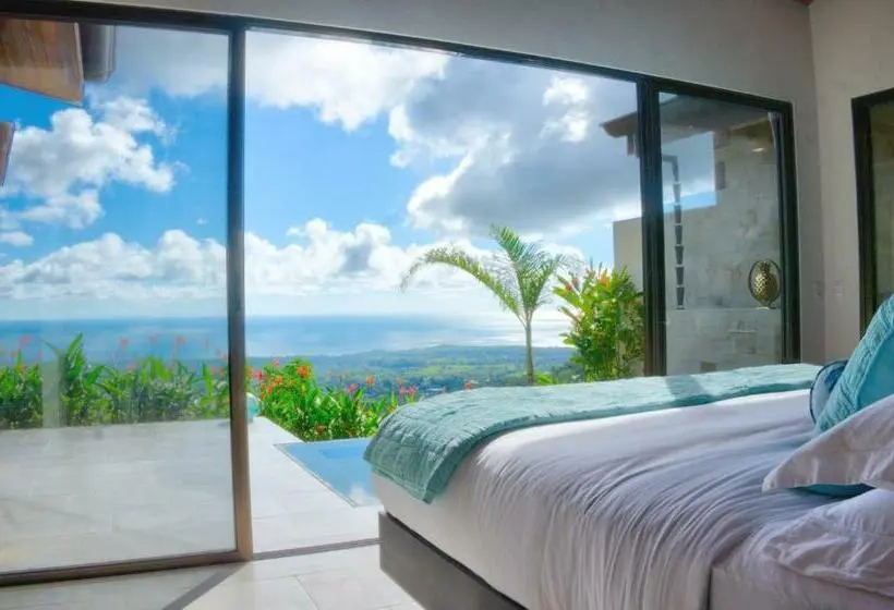 Juniorsviitti Uima-allas, Golden Pineapple Villas Adults Only