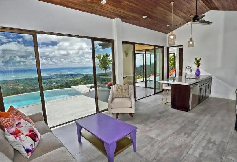 Sviitti Uima-allas, Golden Pineapple Villas Adults Only