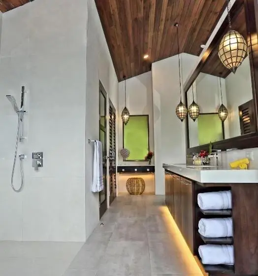 Sviitti Uima-allas, Golden Pineapple Villas Adults Only