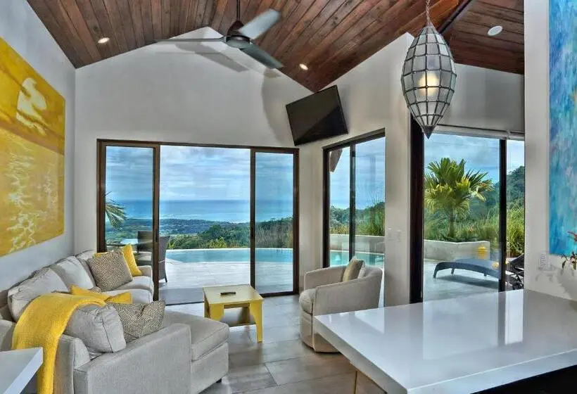 Sviitti Uima-allas, Golden Pineapple Villas Adults Only