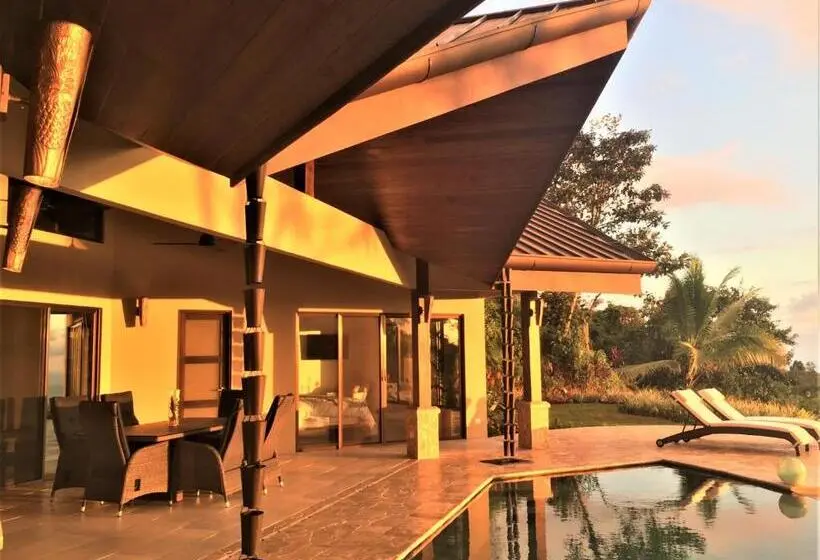 Sviitti 2 Makuuhuonetta, Golden Pineapple Villas Adults Only