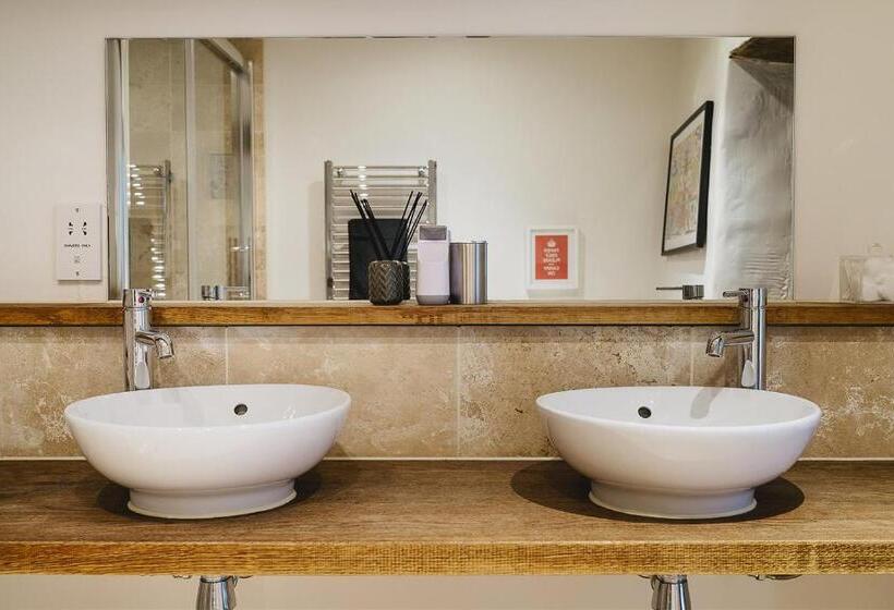 带大床的标准间, Weeke Barton