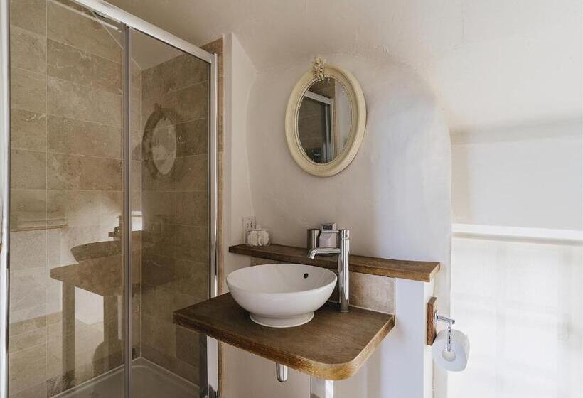 带大床的标准间, Weeke Barton