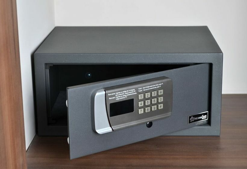 اتاق لوکس, 5 De Mayo