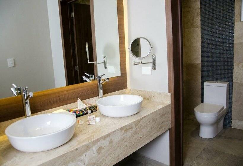 اتاق لوکس, 5 De Mayo