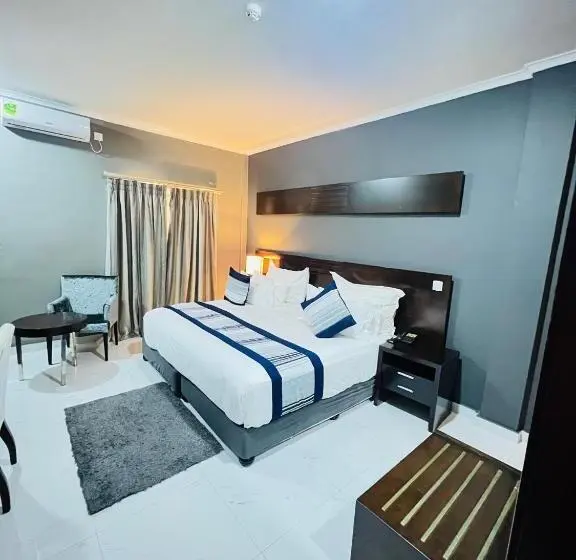 Deluxe Suite, Amirana