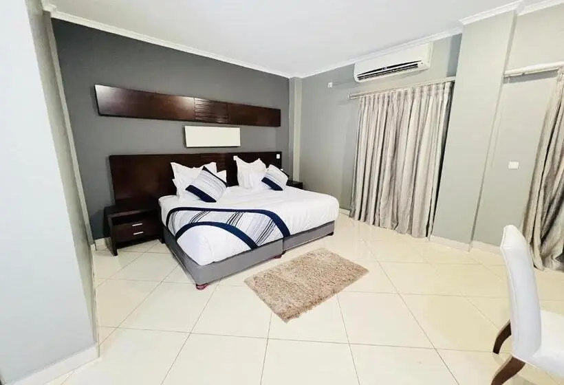 Deluxe Suite, Amirana