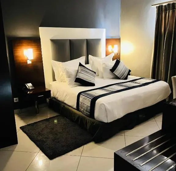 Standardzimmer Kingsize Bett, Amirana